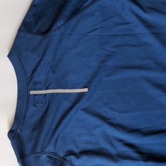 New Balance mens running shirt with NB Dry technology size Medium - Picture 8 of 11